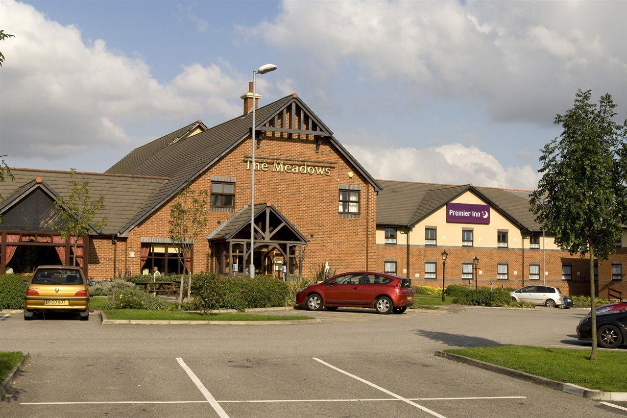 Premier Inn Barnsley Wombwell Ngoại thất bức ảnh