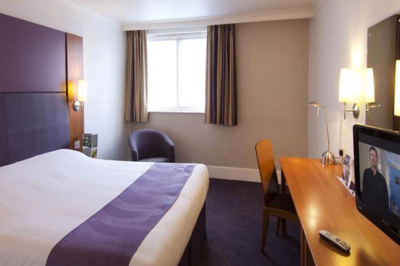 Premier Inn Barnsley Wombwell Ngoại thất bức ảnh
