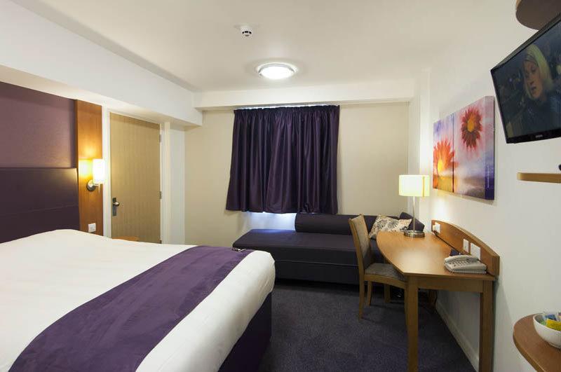 Premier Inn Barnsley Wombwell Ngoại thất bức ảnh